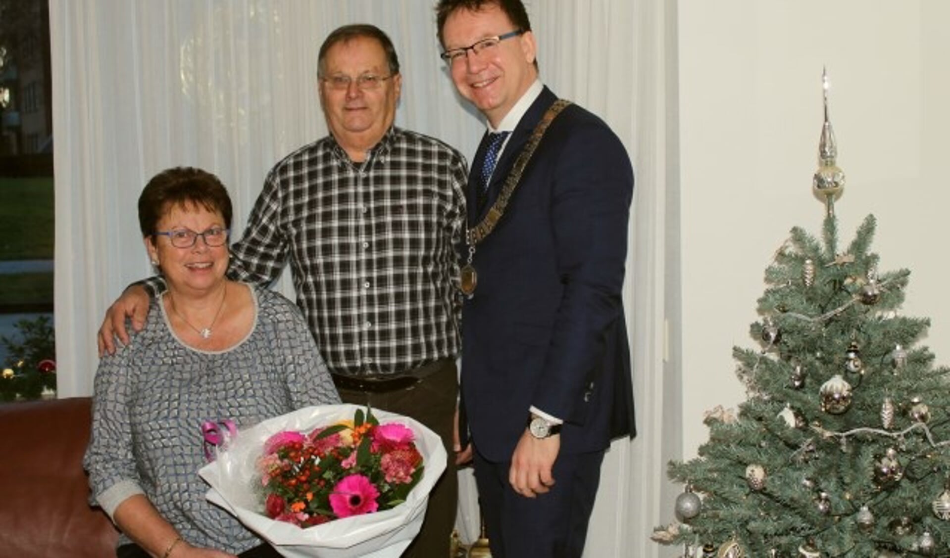 Een gouden huwelijk voor Corry en Cees Rietveld, mét bezoek van de burgemeester. (Foto: Lysette Verwegen)