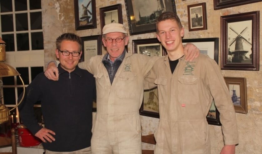 Bij de familie Dolman zit het molenaarsambacht al generaties lang in het bloed. Op hun beurt treden ook de zonen Karel en William in de voetsporen van hun vader, IJsselsteins molenaar Maarten Dolman. (Foto: Lysette Verwegen)