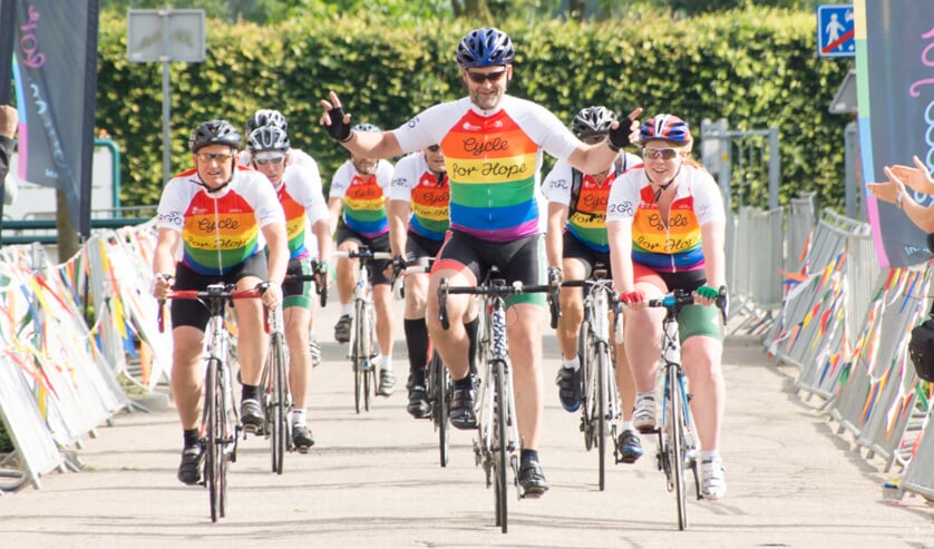 <p>• Deelnemers van een eerdere editie van Cycle for Hope.</p>