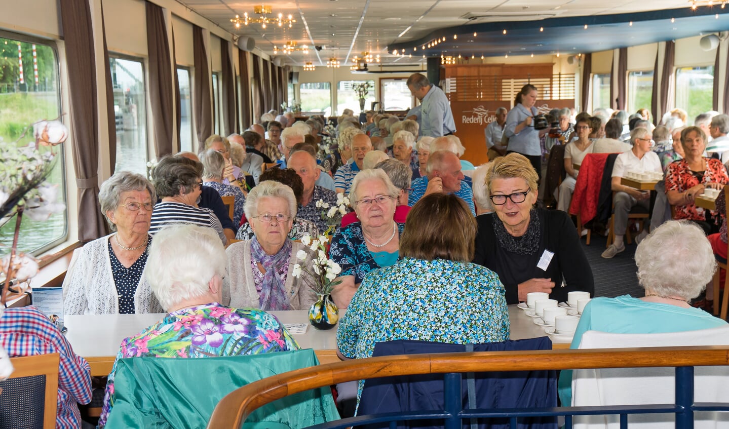 • Ruim honderdzestig senioren gingen mee met de 71ste seniorenreis.  