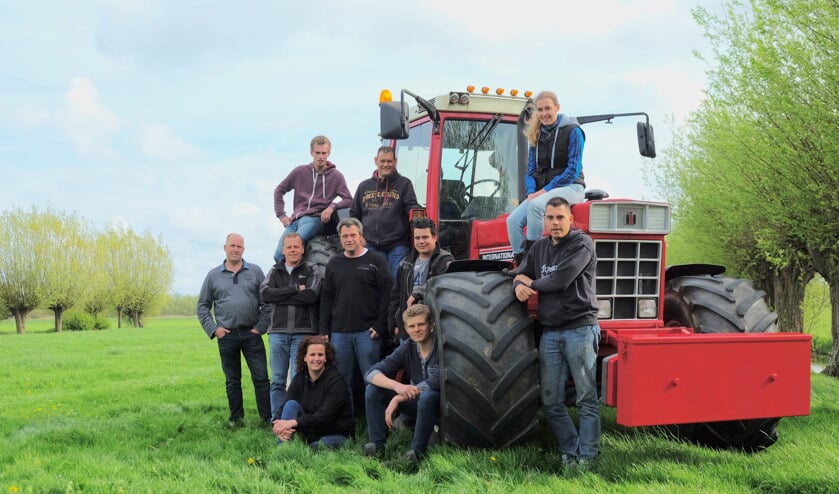 • Het enthousiaste bestuur van Trekkertrek Lexmond.