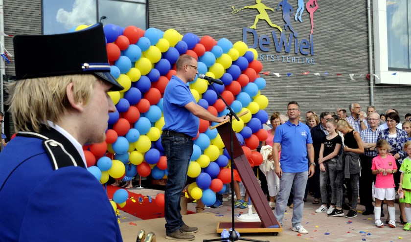 • De opening van sporthal De Wiel was een belangrijk moment in de WHV-geschiedenis.