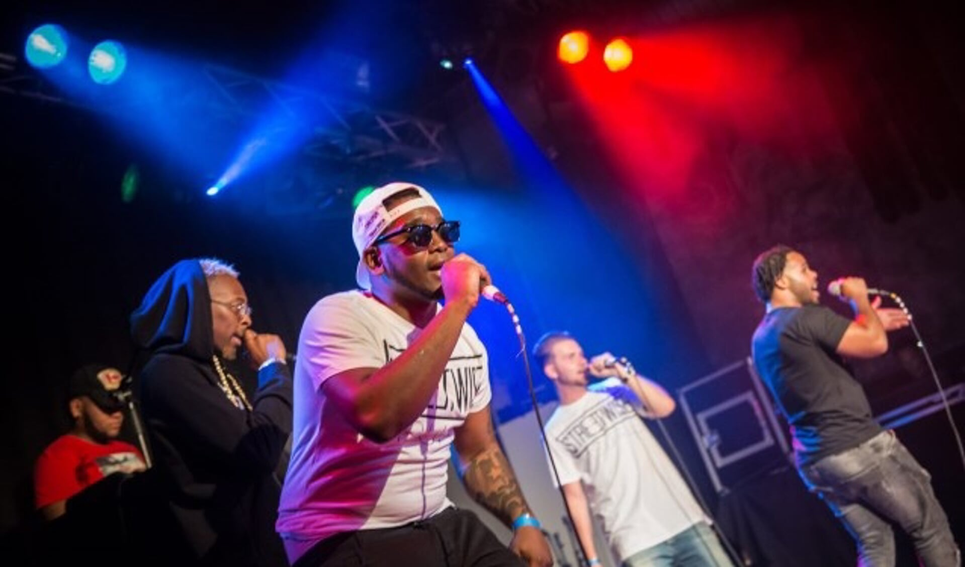 Naast Mula B stond er vorige week heel wat jong rap-talent in CAPSLOC. (Foto: Govert Kreuk)