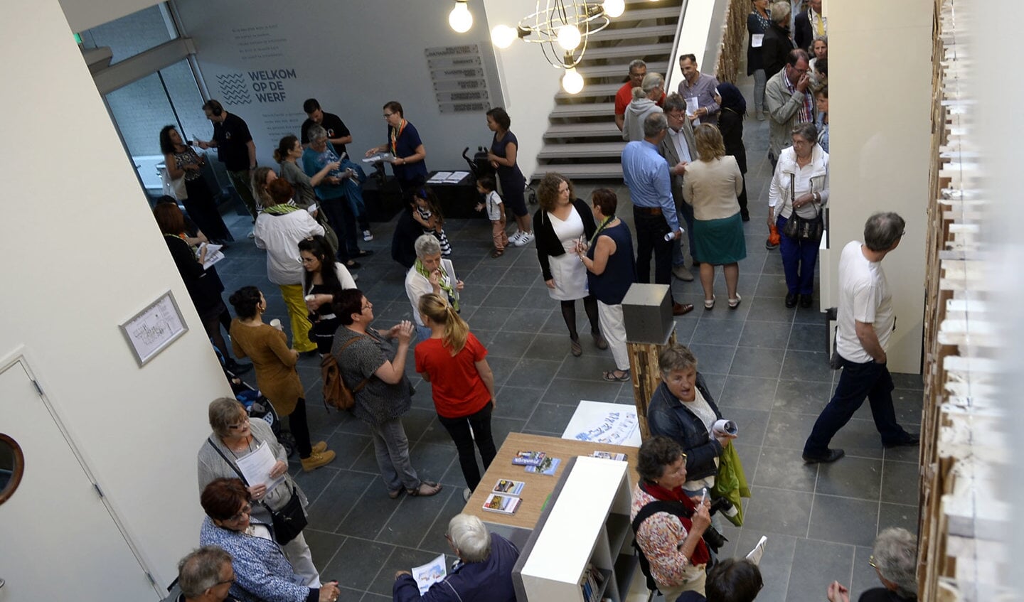 In het voormalige gemeentehuis hebben veel organisaties onderdak gevonden.