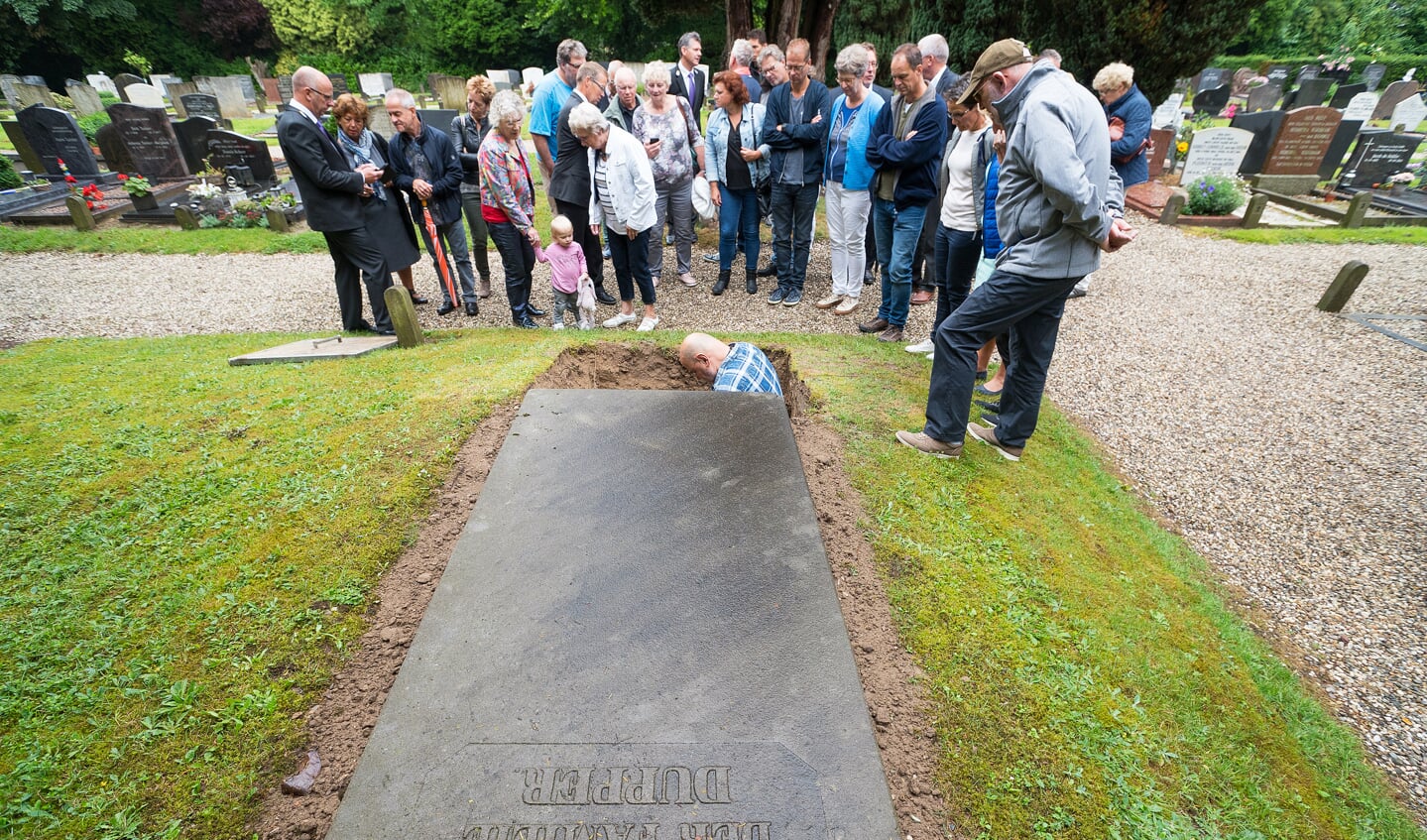 Opening nieuwe gedenkruimte en beheerderswoning op begraafplaats  Sparrendreef