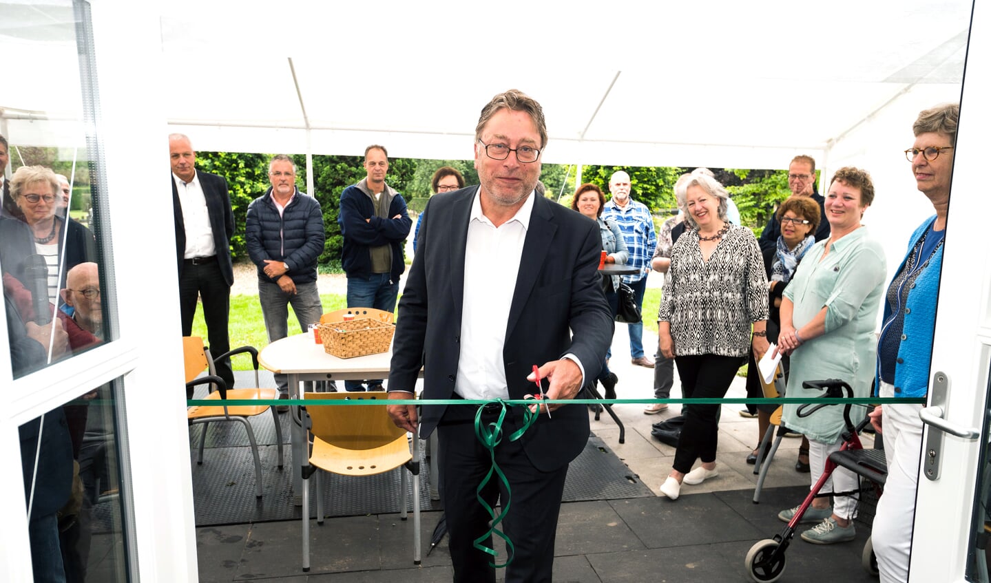 Opening nieuwe gedenkruimte en beheerderswoning op begraafplaats  Sparrendreef