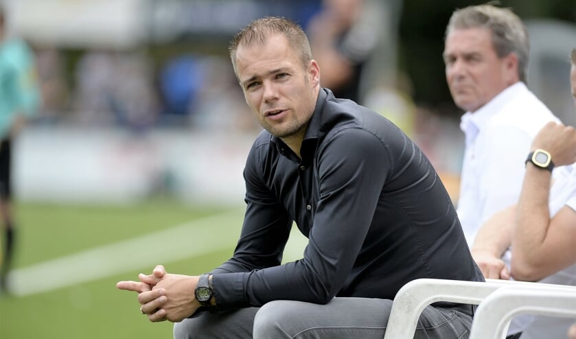 • Danny Buijs in zijn periode als trainer van Kozakken Boys.