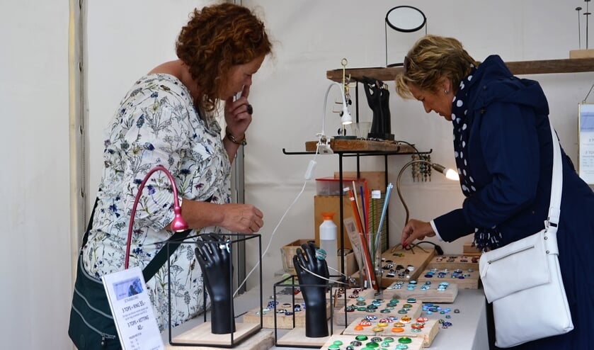 • Dit weekend is er een Glasbraderie in het centrum van Leerdam.