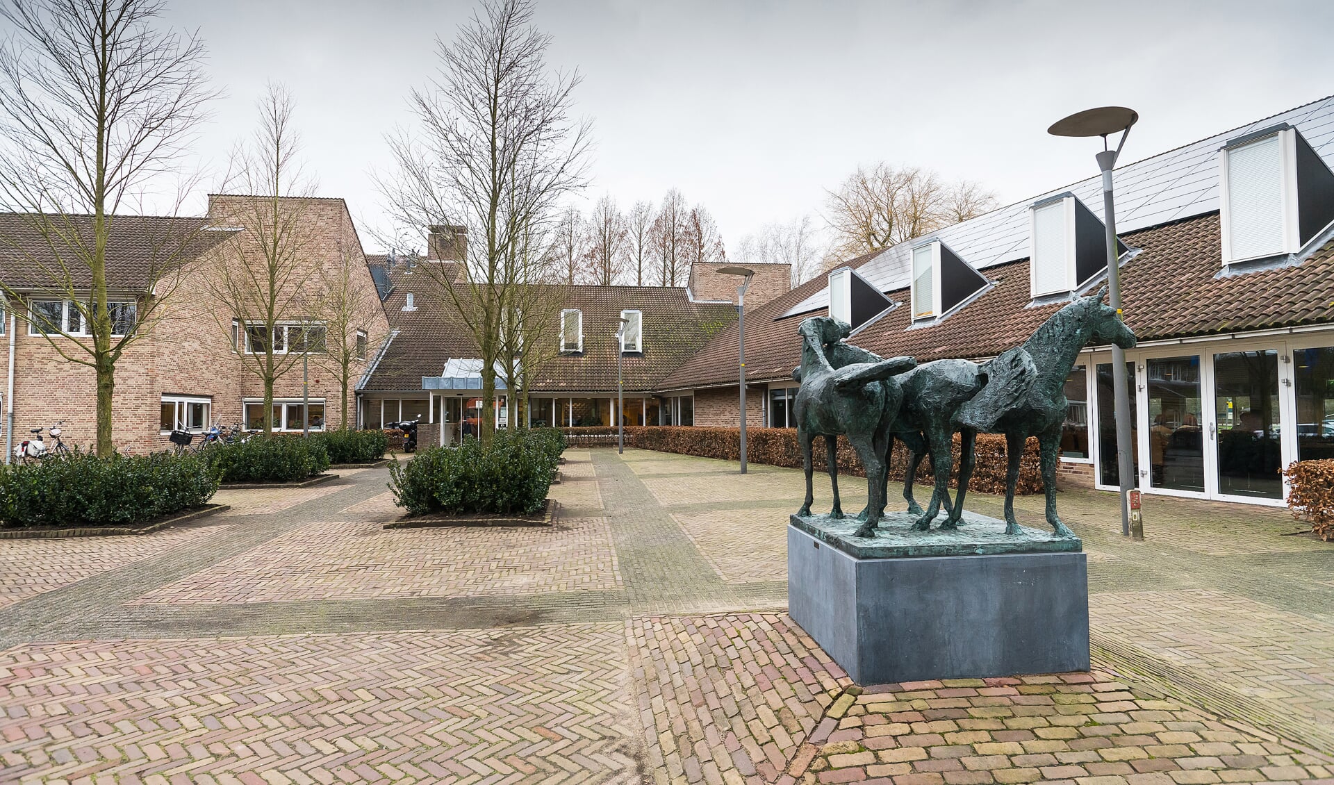 • Het gemeentehuis van Geldermalsen heeft de voorkeur voor huisvesting ambtenaren West Betuwe. 