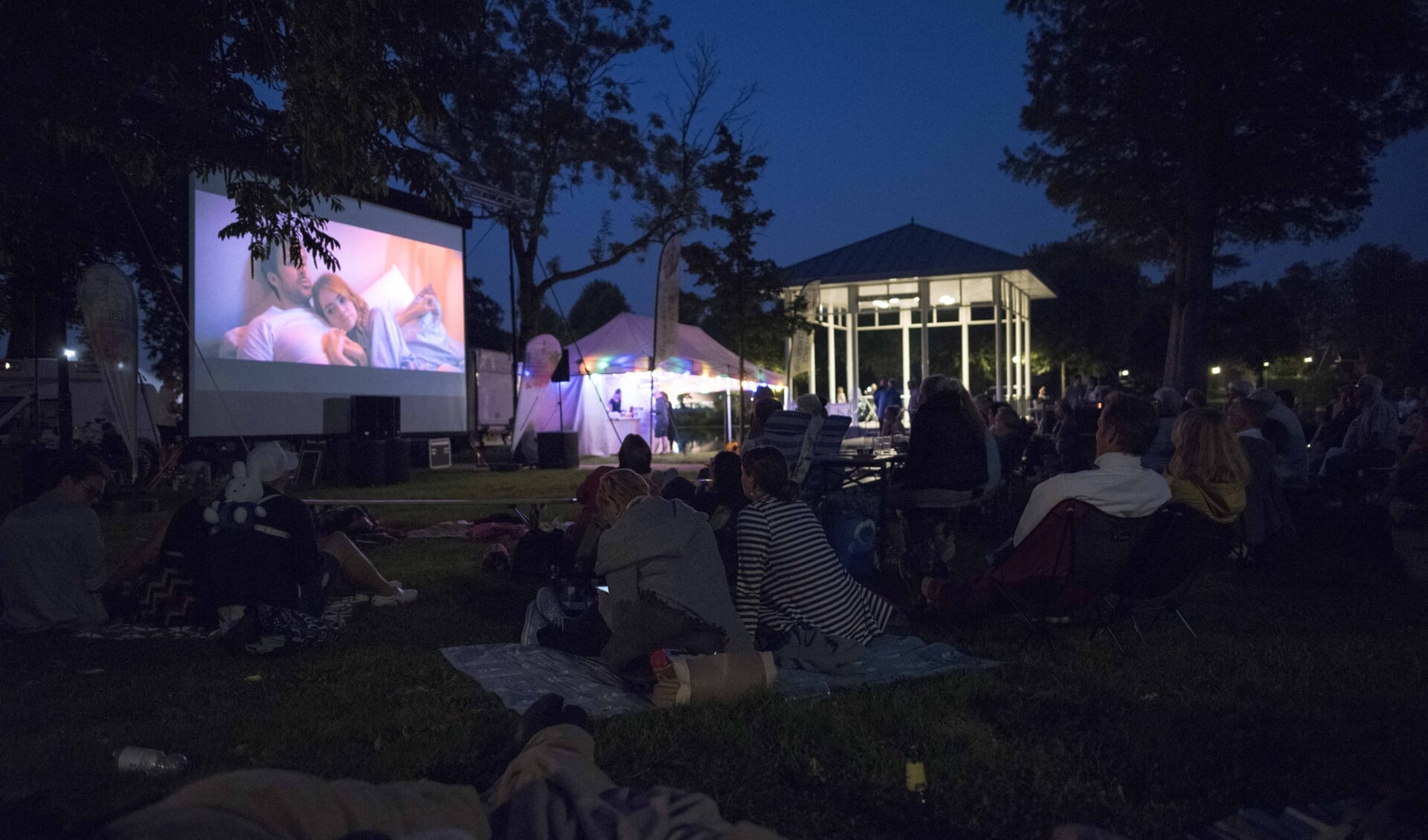 • Drive-in bioscoop Buiten de Veerpoort.