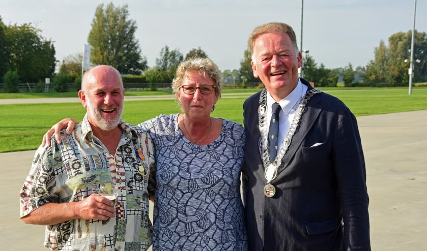 • Hulde voor Bas Looren de Jong.