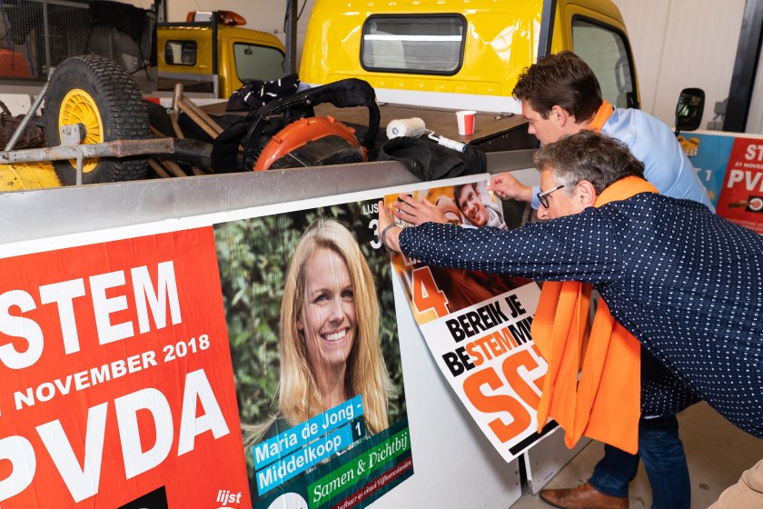 Vijfheerenlanden verkiezingsposters plakken
