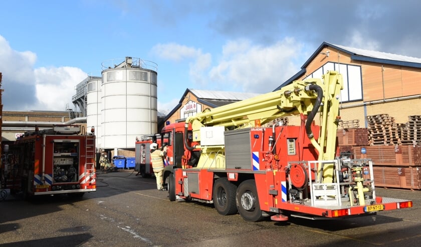 Brand in silo bij Dekker Hout Vianen