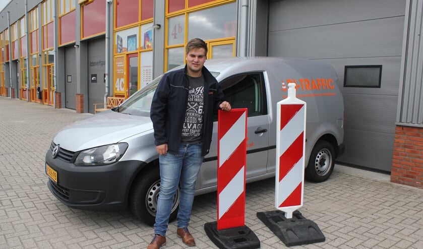 • Tom de Ridder verhuurt en verkoopt verkeersmaterialen.