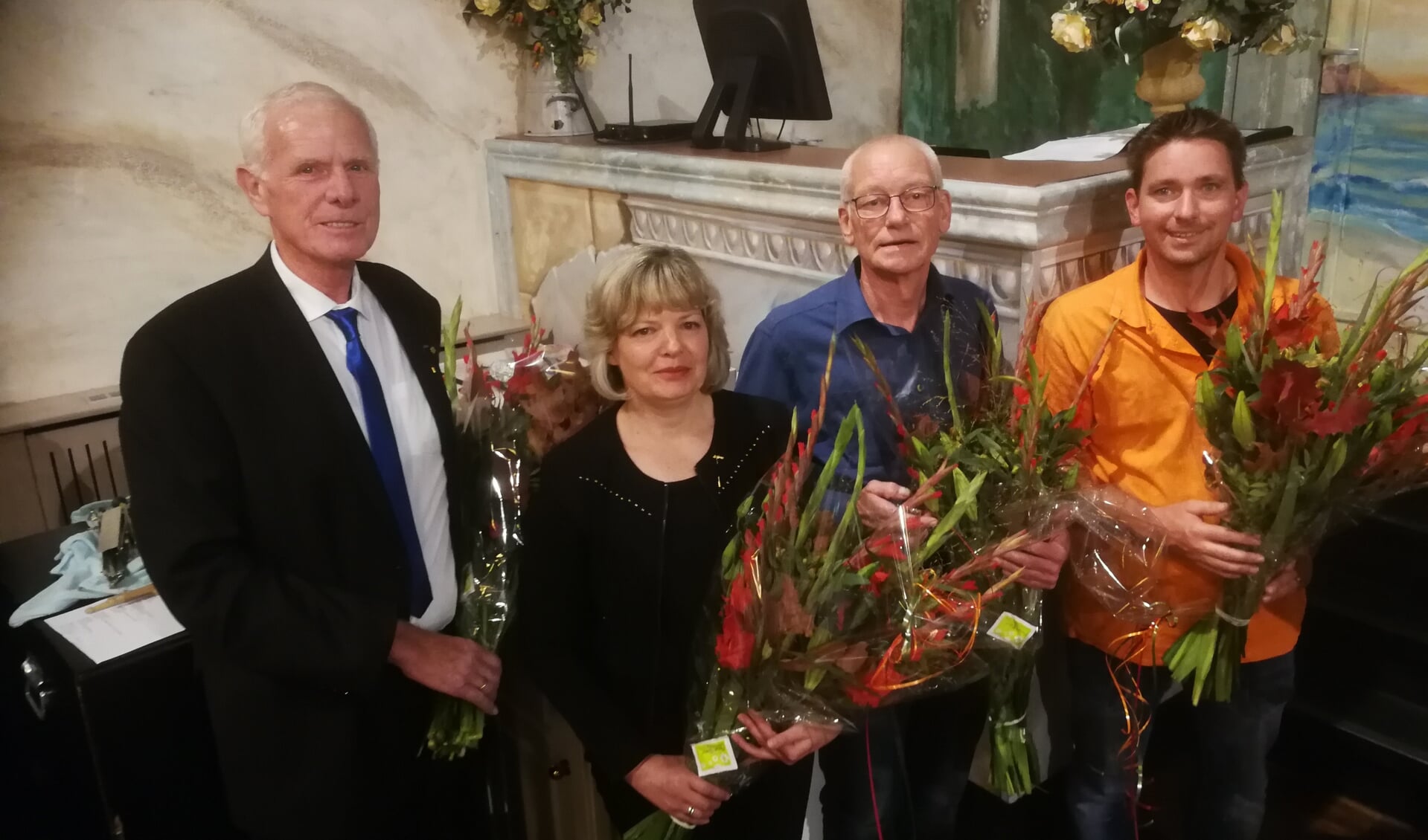 • De jubilarissen van Muziekvereniging Lekkerkerk. 