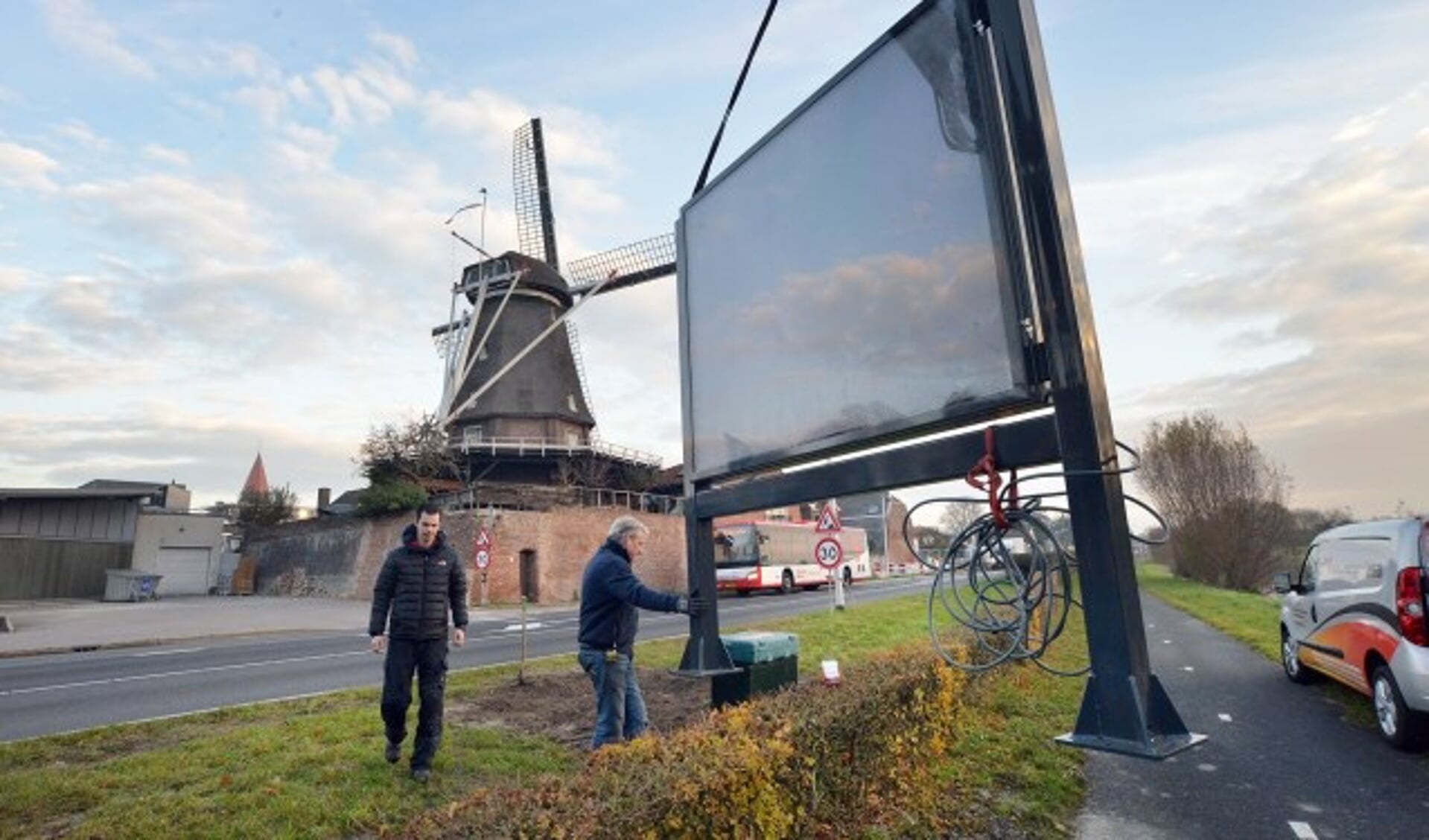 De gemeente Montfoort heeft op de invalswegen naar Montfoort en Linschoten digitale informatiezuilen laten plaatsen. (Foto: Paul van den Dungen)