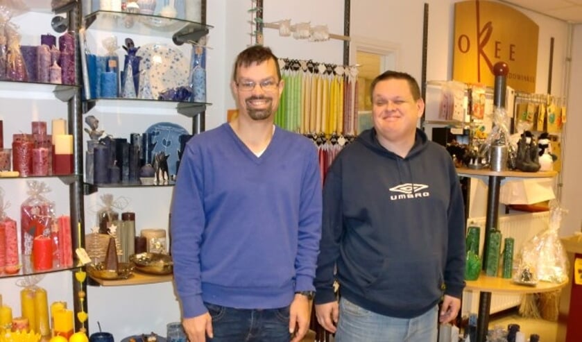 De producten die door de cliënten worden gemaakt, verkopen ze in Kadowinkel Okee.