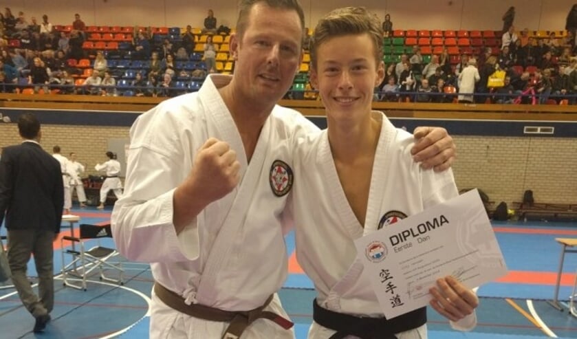 Jorian Verwoert samen met zijn trainingspartner, zijn vader Johan. (Foto: Hans v.d. Hatert)  