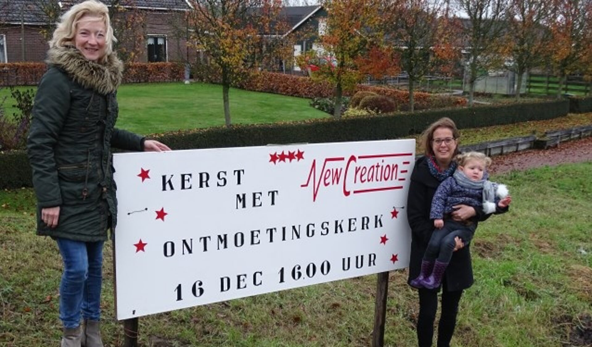 Karin de Goeij (links) en Judith Verweij van New Creation. Na het succes van vorig jaar krijgt de Kerst Sing In  dit jaar een vervolg. (Foto: Margreet Nagtegaal)
