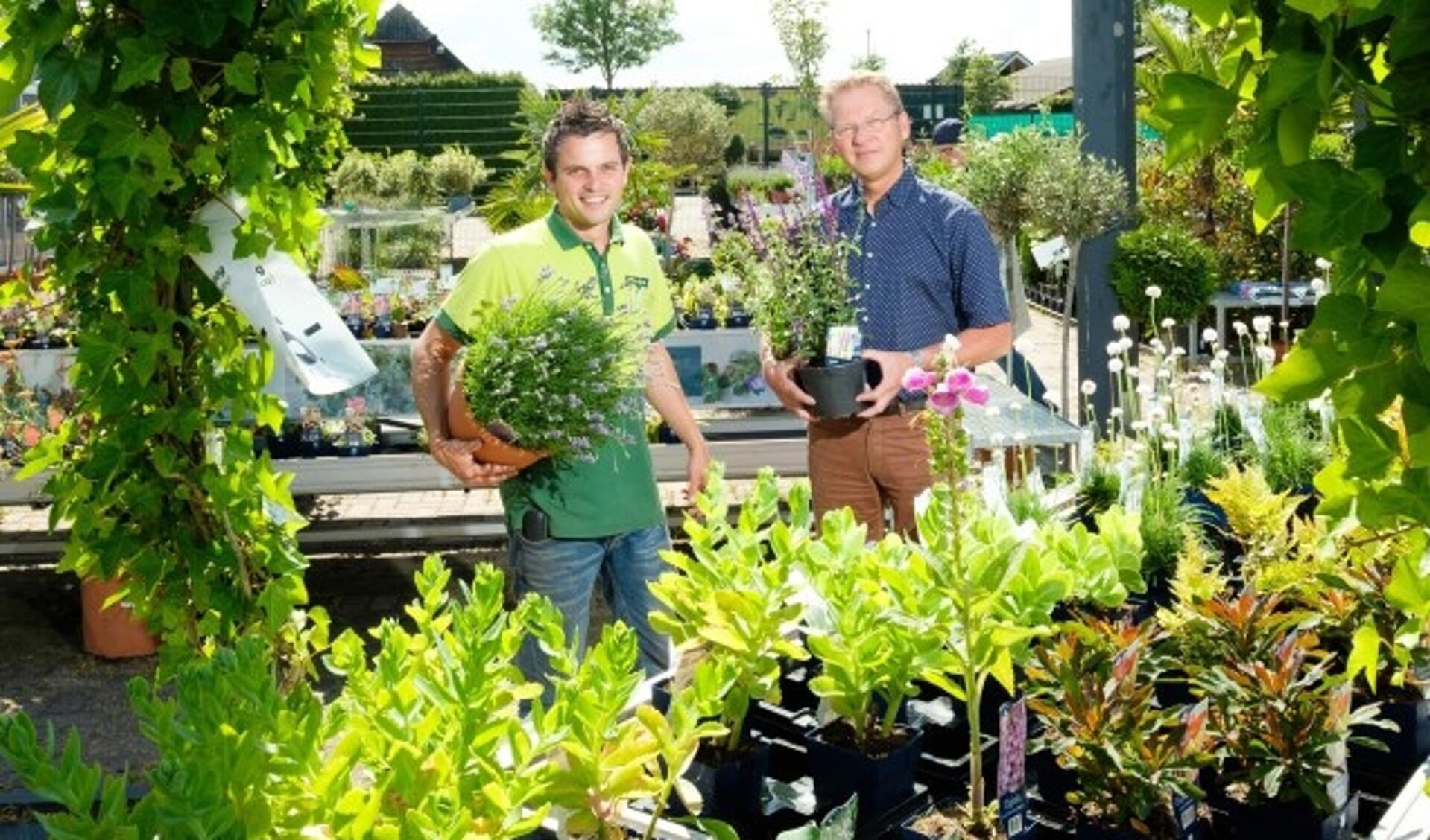 Het tuincentrum staat onder leiding van vader en zoon Focke en Stephan Segers. 