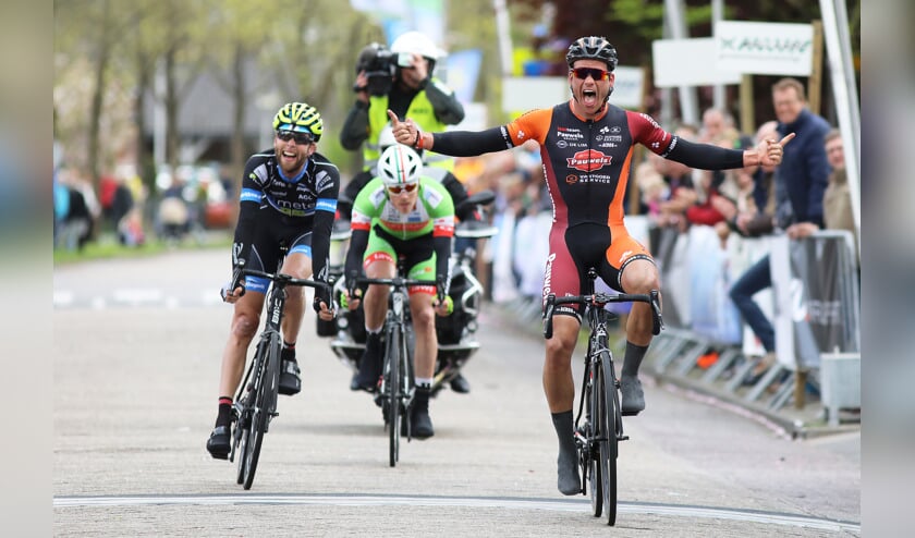 • Timothy Stevens is onbetwist de sterkste in de finale van de Arno Wallaard Memorial 2017.