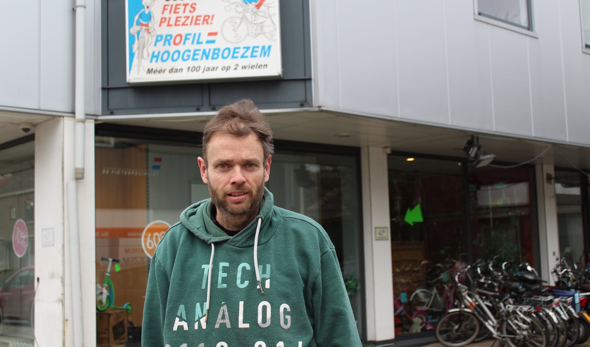 • Nico Hoogenboezem stopt per 1 juni met zijn fietsenwinkel.