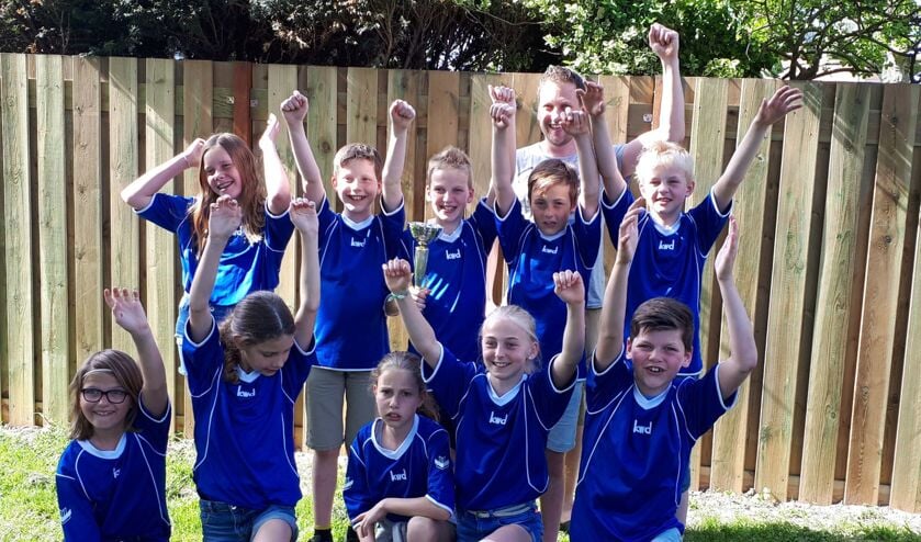 • Het succesvolle pupillenteam van cbs De Bron.