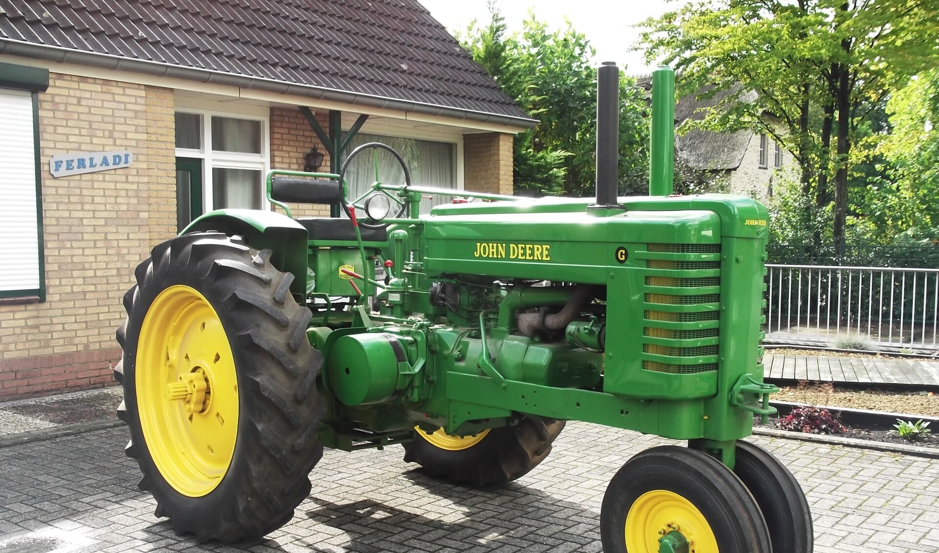 Historische tractoren trekken 2 juni door Altena.