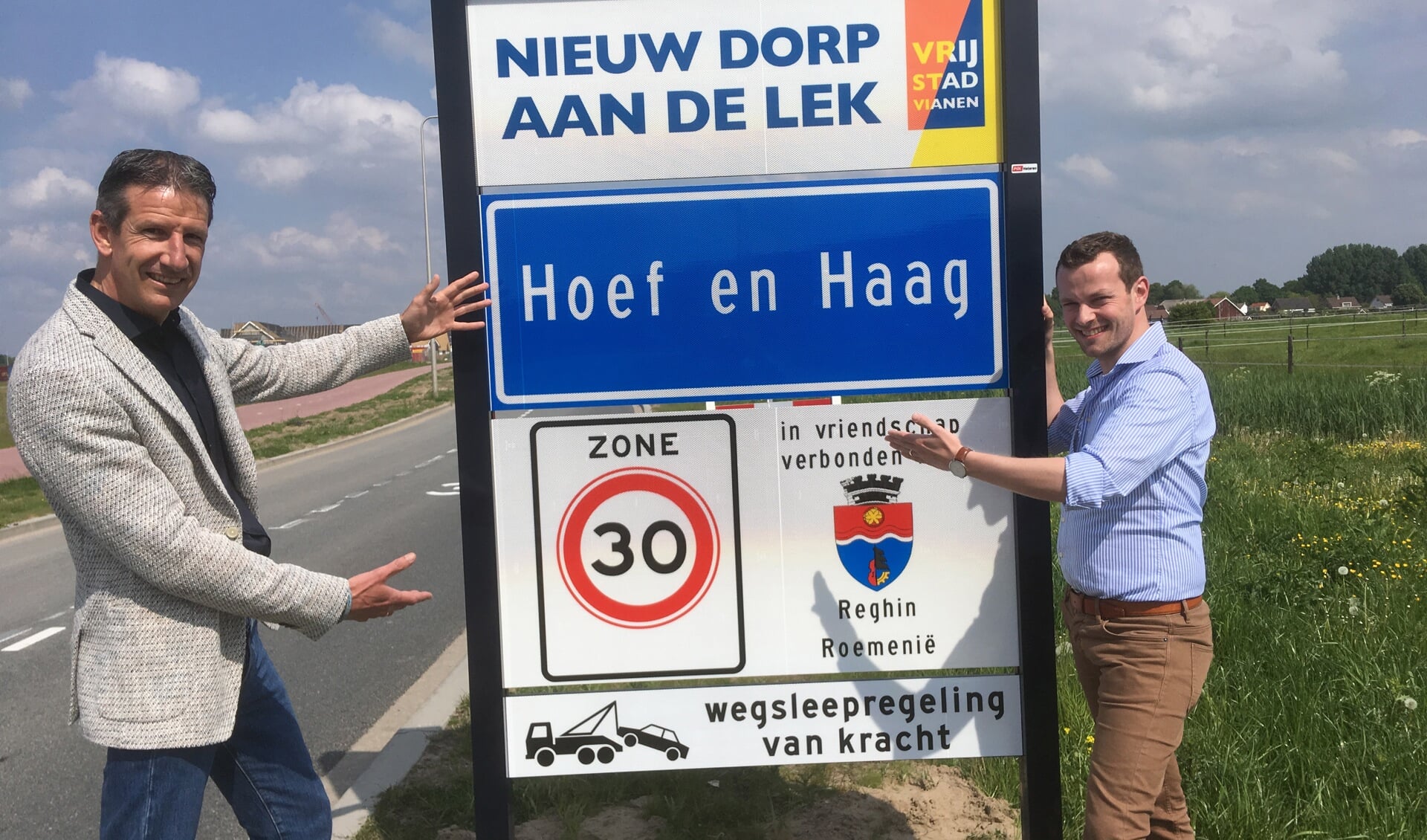 • Marco Meetz (links) is de bestuursvoorzitter van Dorpscomité Ons Hoef en Haag en Sjoerd Groot is eveneens bestuurslid.