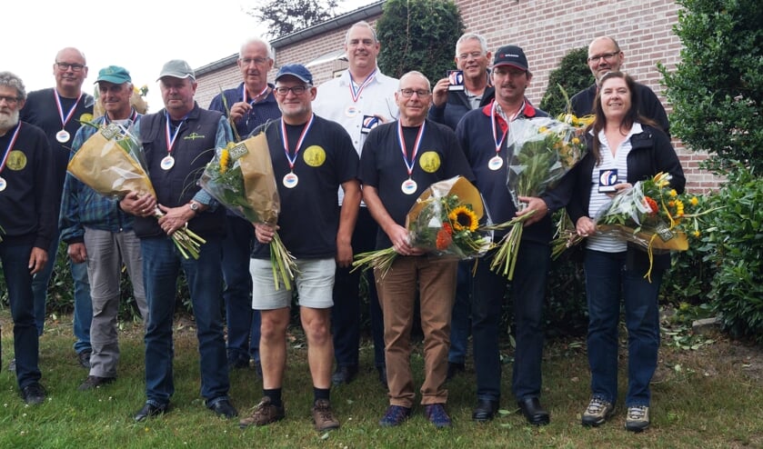 • De succesvolle afvaardiging van het Schuttersgilde Lexmond en Hei- en Boeicop.