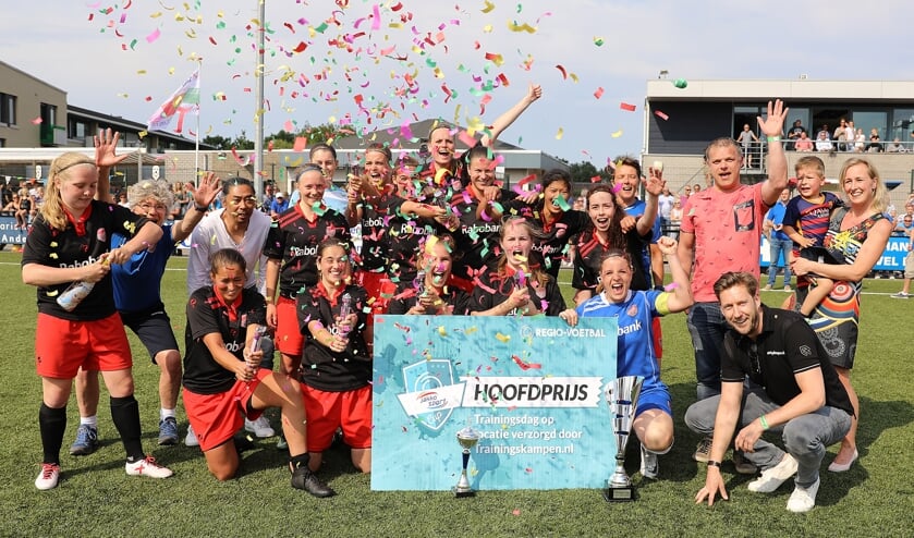 • SteDoCo werd op Tweede Pinksterdag 2018 de eerste winnaar van de Jakko Sport Cup VR.