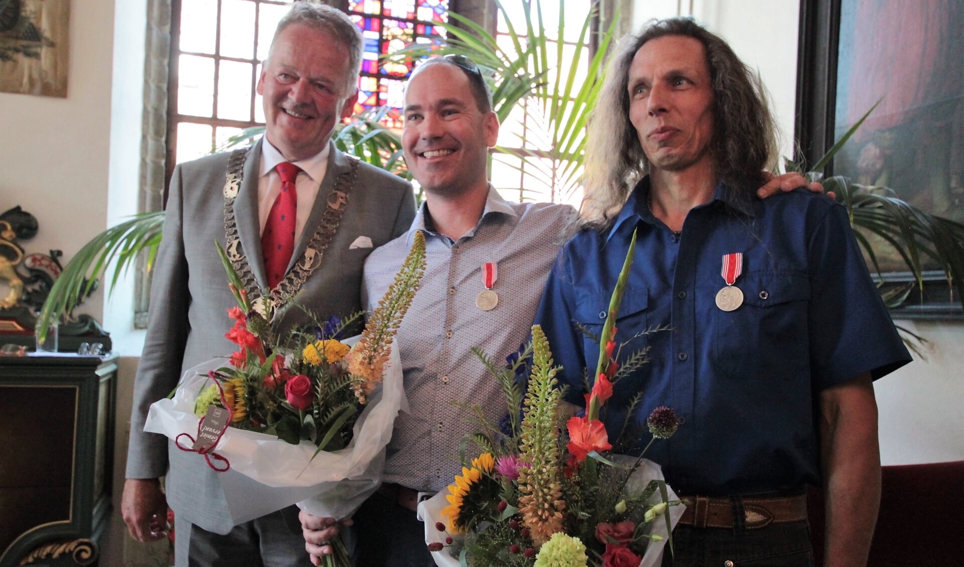 • Burgemeester Cazemier met Martijn Nobel en Andries Wagenmakers.