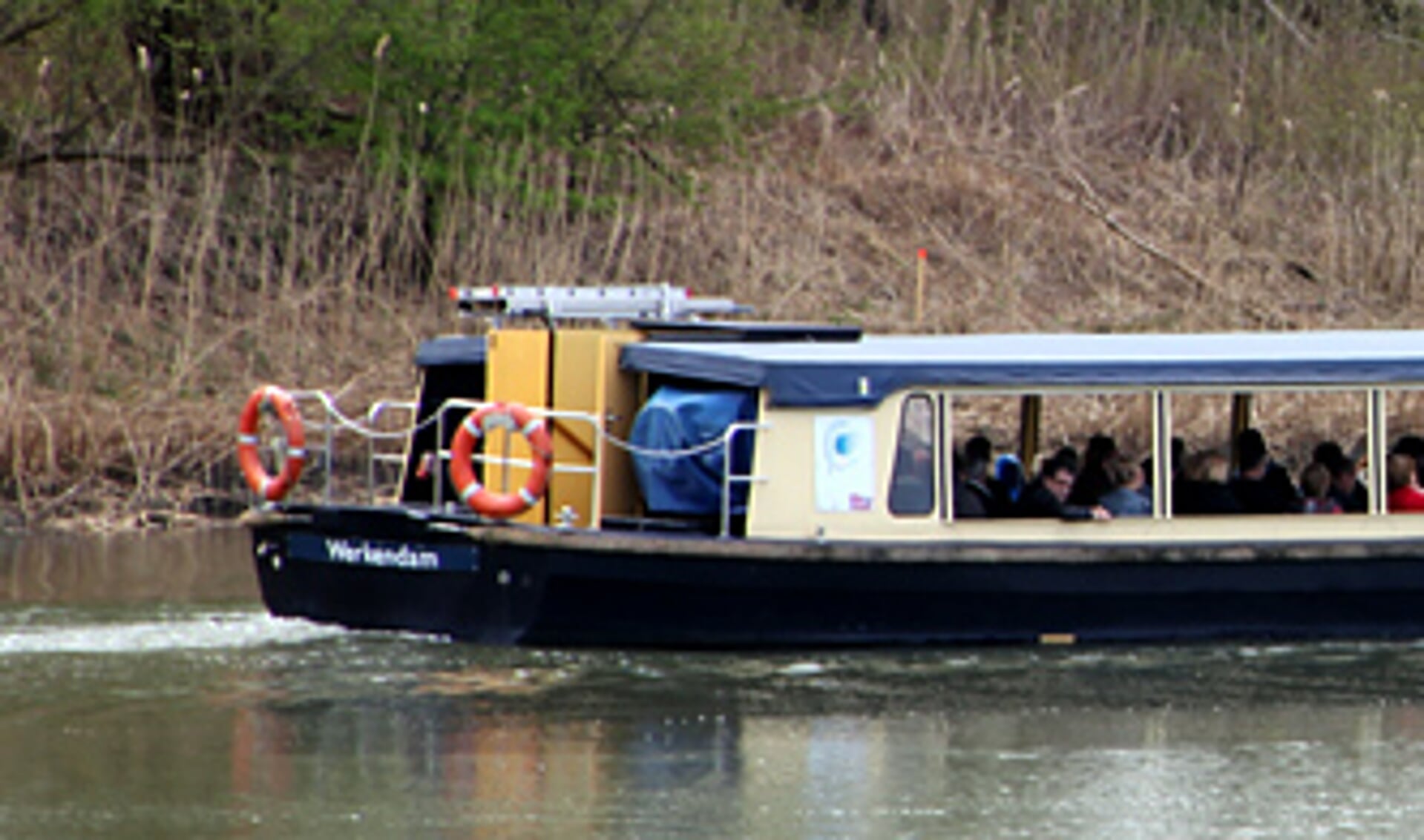 Ook rolstoelgebruikers kunnen nu met een fluisterboot de Biesbosch door.