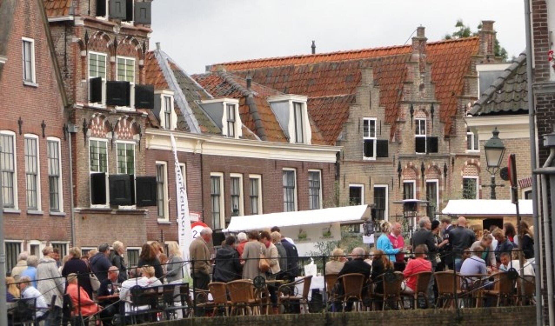 Pracht aan de Gracht, volop genieten met elkaar in hartje Oudewater. (Foto: Archief Margreet Nagtegaal)