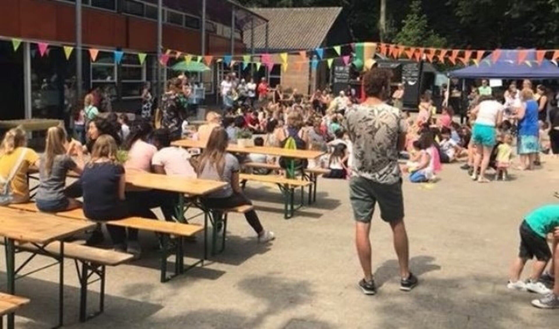 De school heeft op vrijdag 6 juli bij het ingaan van de vakantie met een foodtruck festival al afscheid genomen van de naam Touwladder. 