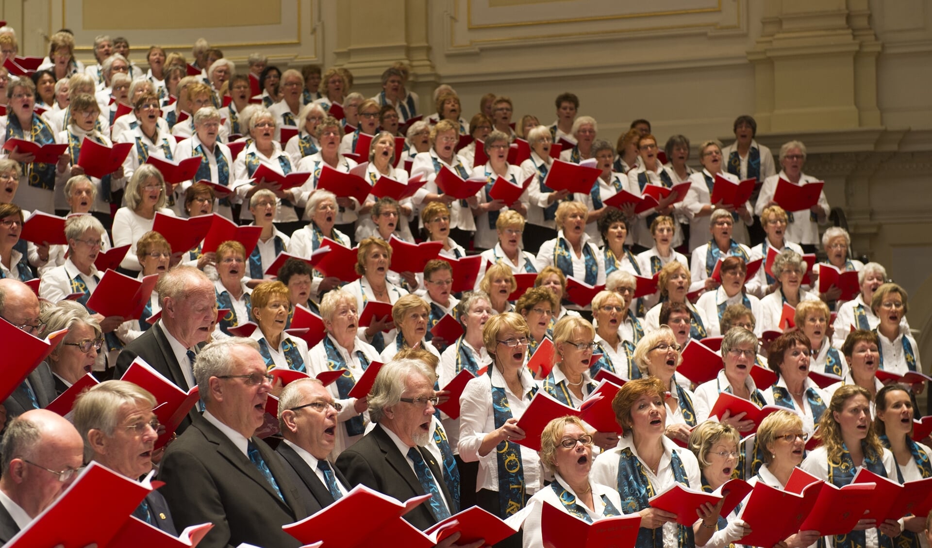 • Het koor geeft op 14 december een kerstconcert in Theater aan de Parade.