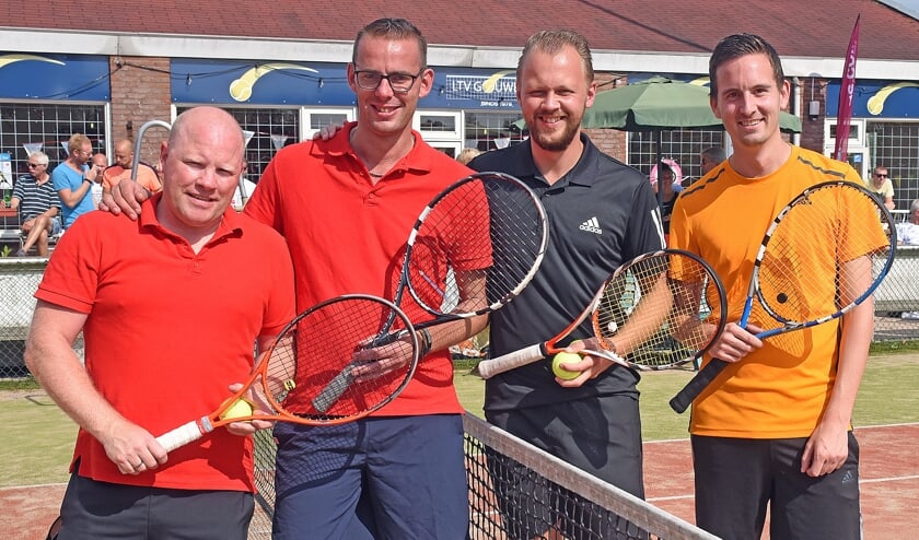 • Het duo Kers/Van Veen (rechts) won de titel in het HD4.