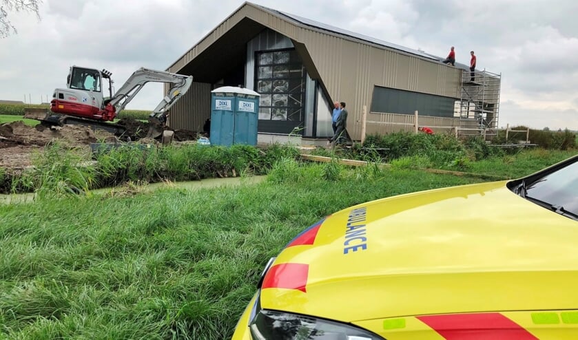 De kleine uitrukpost Streefkerk gaat met zijn vorm van een hooischuur mooi op in het Alblasserwaardse landschap.