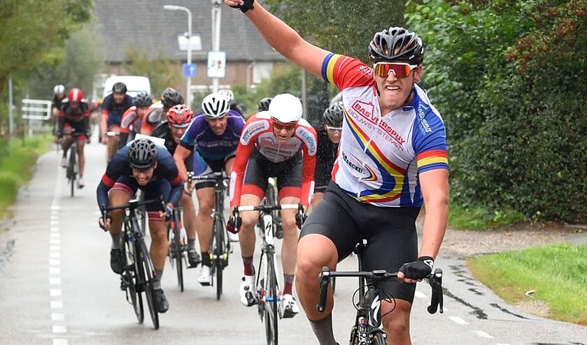 • Sander Spoolder maakte het in de sprint overtuigend af.