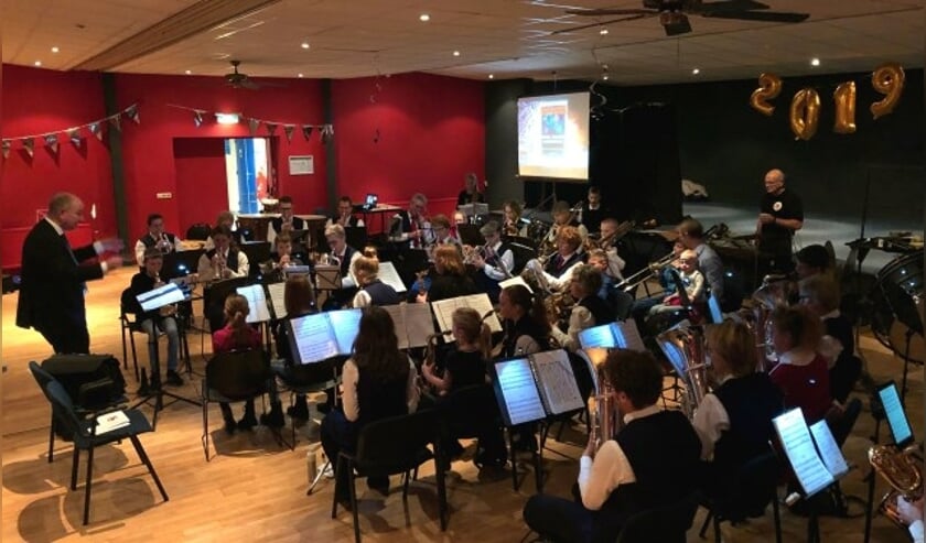 Linfano met kinderen Prins Clausschool
