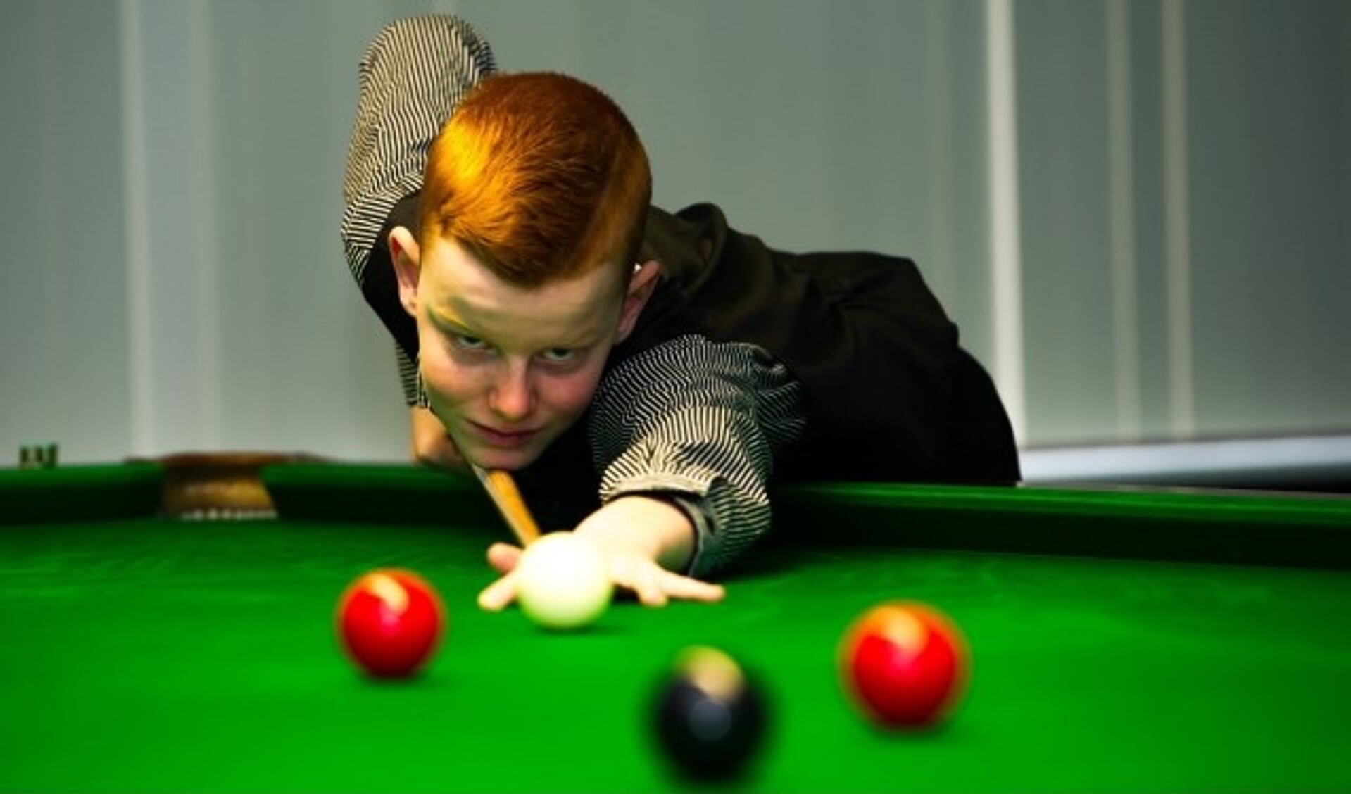 Hugo aan het spelen bij  Snookervereniging Utrecht tijdens een huistoernooi. 