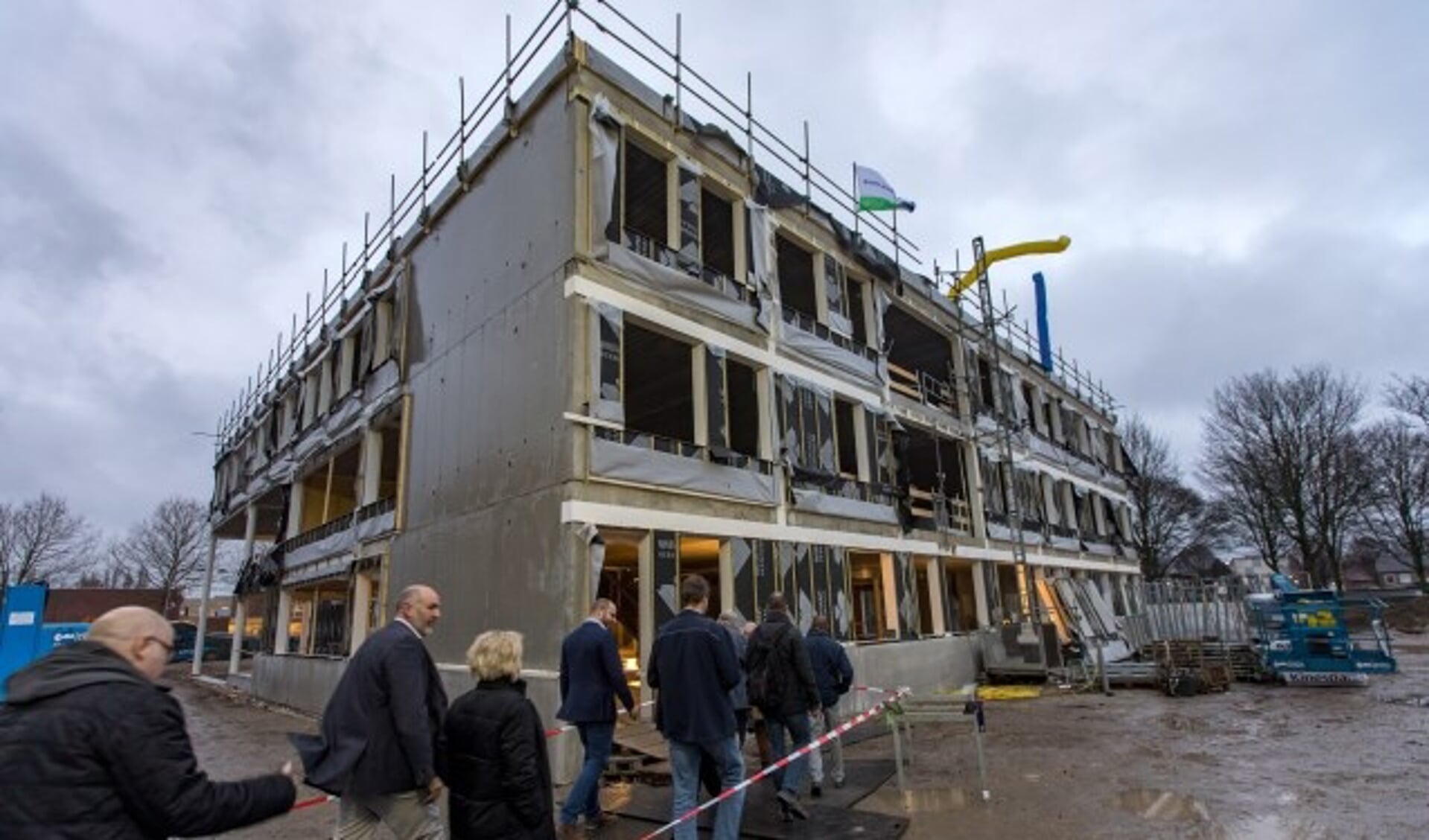 Viering hoogste punt nieuwbouw Mavo RSG Lingecollege aan de Teisterbantlaan.