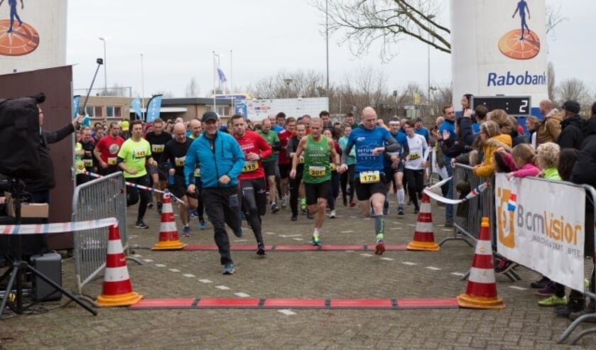 500 lopers bij de Betuwse Oliebollenrun 2018 in Tiel
