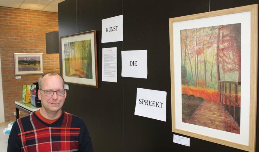 • Gerben de Gruijl met zijn 'kunst die spreekt'.
