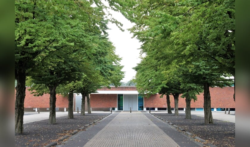 • De entree van Waalhoven.