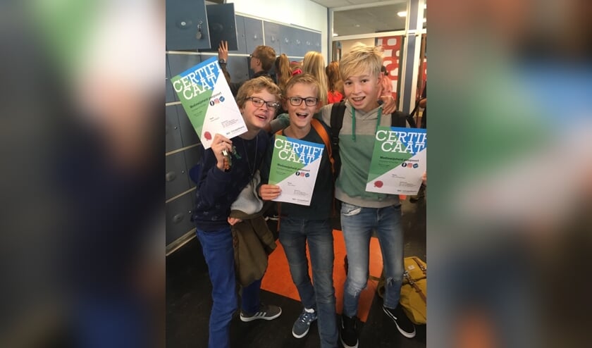 • Koen, Jason en Stijn behaalden hun Mediawijsheid paspoort,