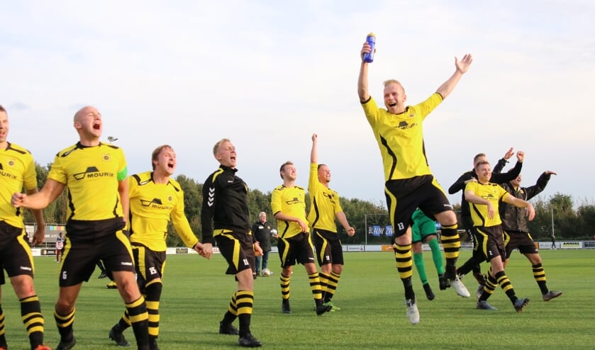 • Groot-Ammers - Streefkerk (4-3).