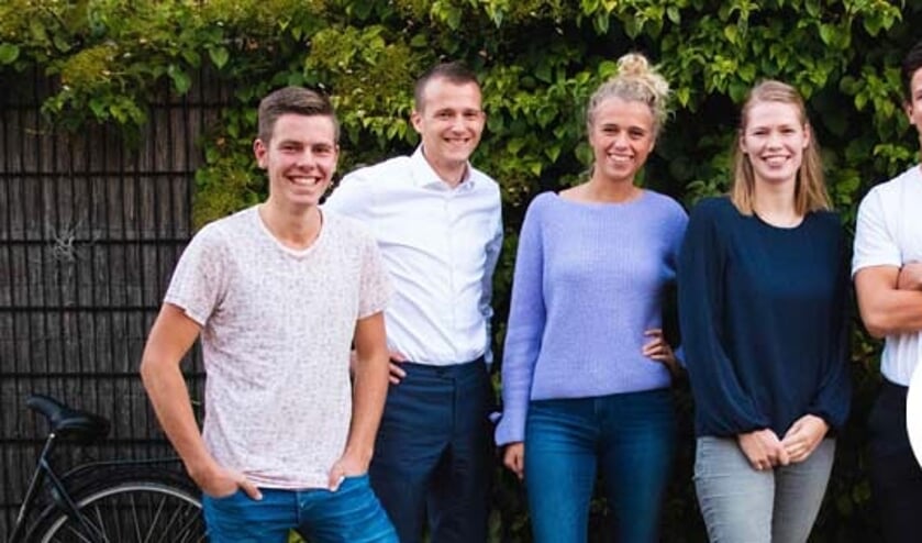 • Een afvaardiging van de jongerenafdeling van CDA Molenlanden, met Dagmar van den Herik als derde van links.