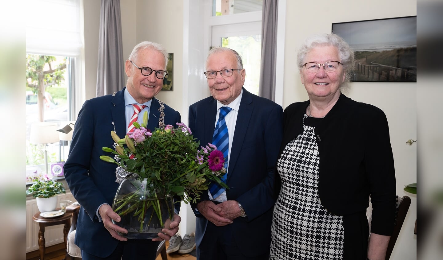 Echtpaar Van Oostenbrugge-van den Hoeven 60 jaar getrouwd