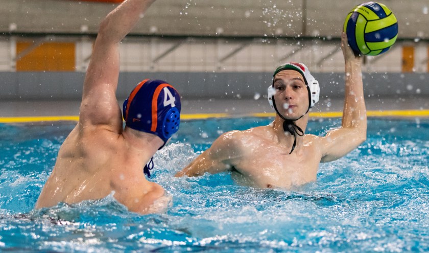 • Menno Cloostermans schiet op doel.